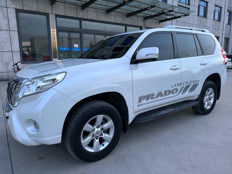 济南17年丰田普拉多2