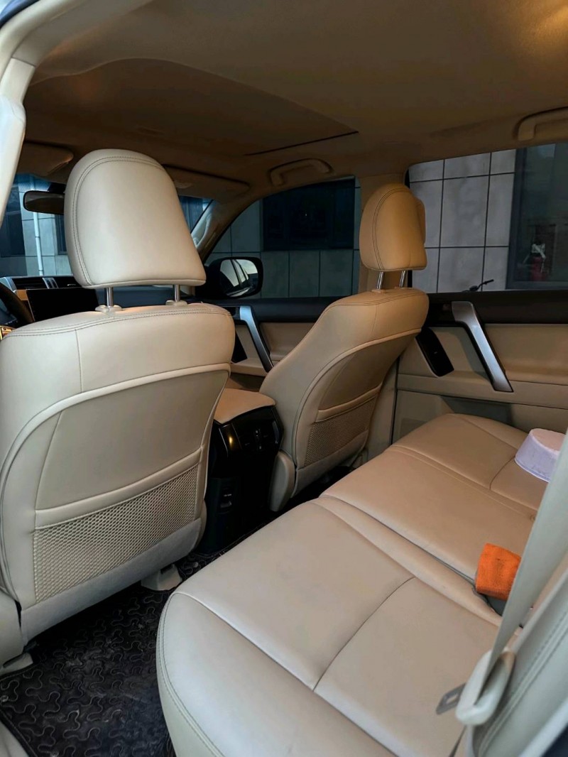 济南17年丰田普拉多3