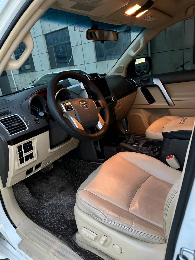 济南17年丰田普拉多4