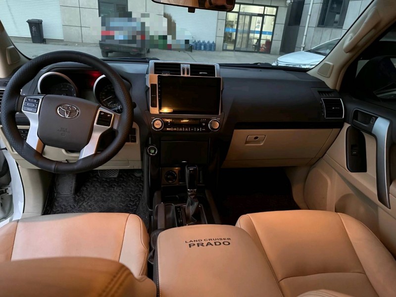 济南17年丰田普拉多5