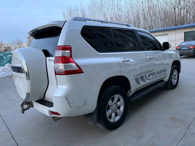 济南17年丰田普拉多7