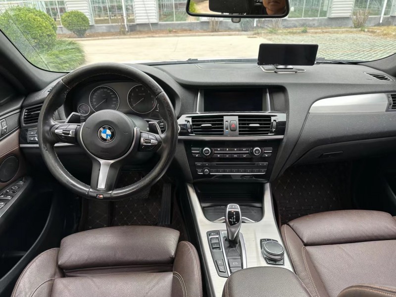 济宁18年宝马X48