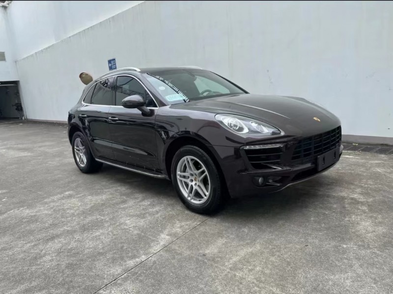 济宁16年保时捷Macan3