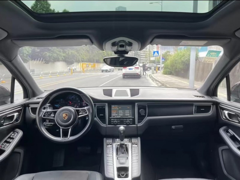 济宁16年保时捷Macan6