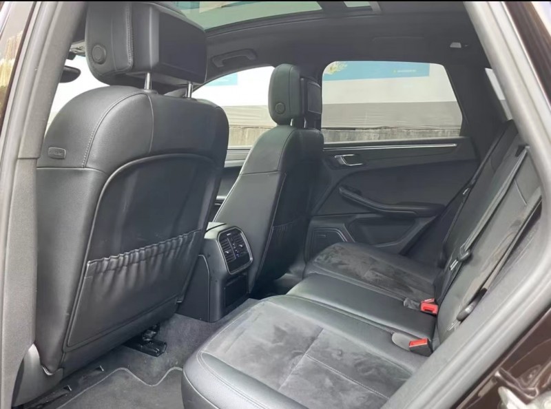 济宁16年保时捷Macan7