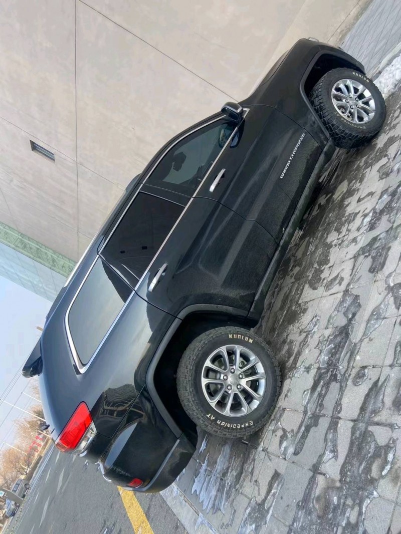 營口17年Jeep大切諾基9