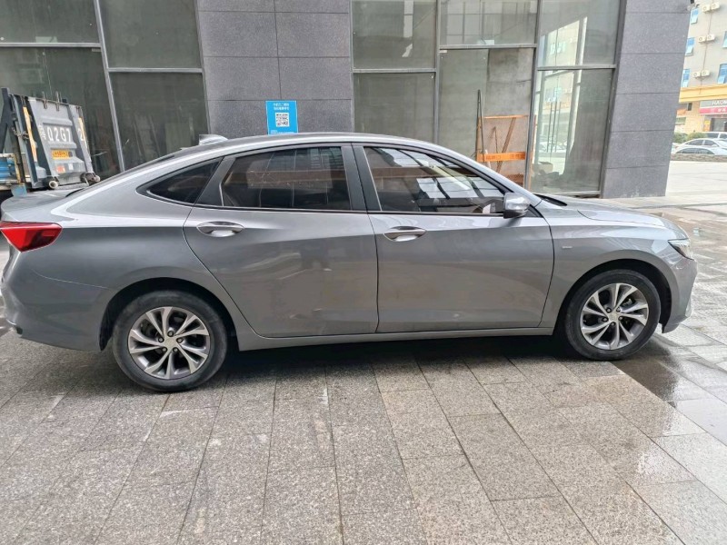 中山21年别克威朗6