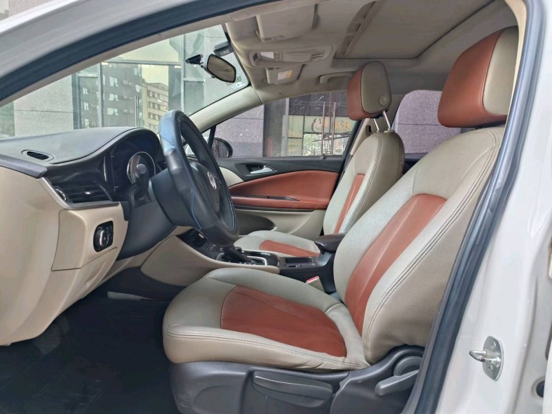 中山16年别克威朗8