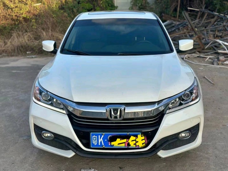 汕头17年本田雅阁1