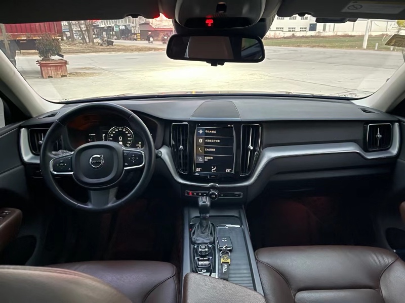 徐州19年沃尔沃XC605