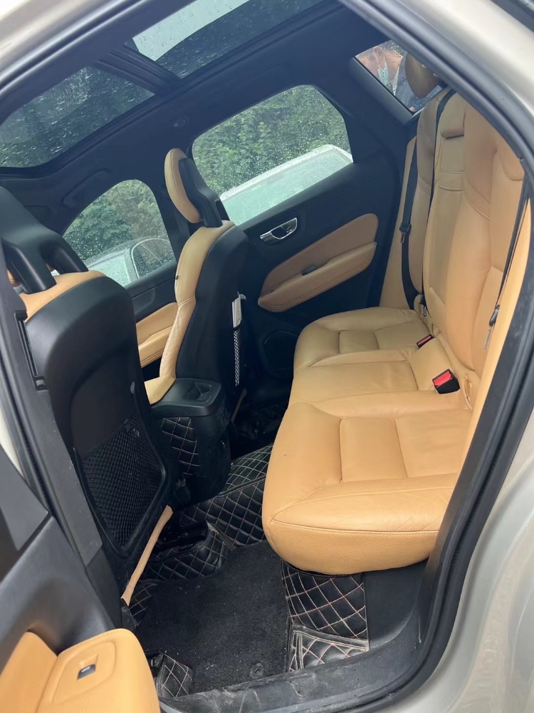 重庆18年沃尔沃XC609