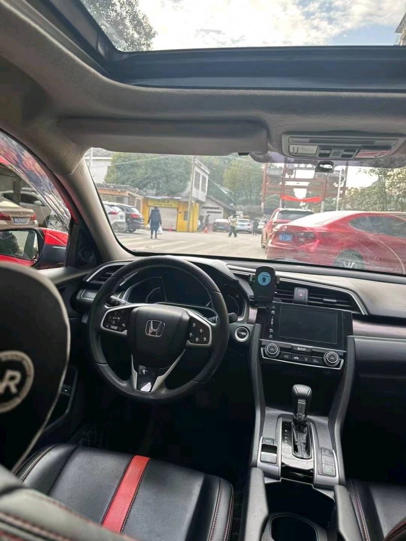 邵阳19年本田思域4