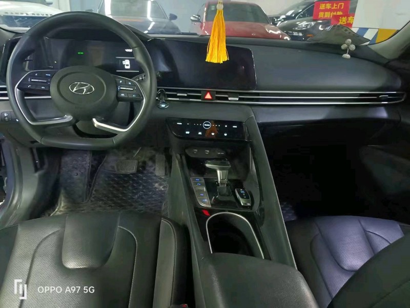 成都21年现代伊兰特4