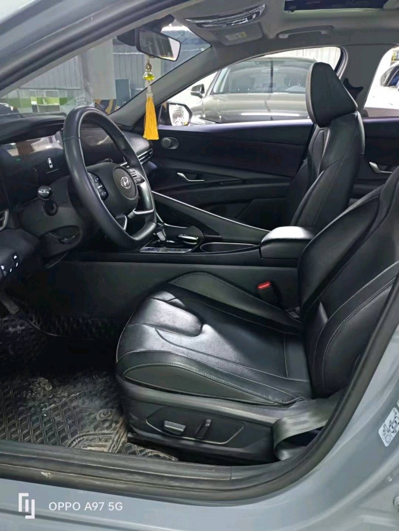 成都21年现代伊兰特6