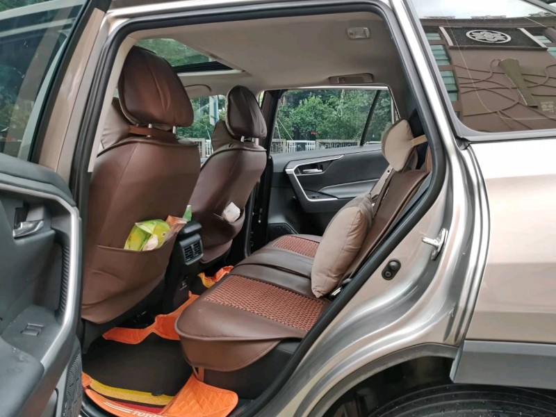 佛山22年丰田RAV47