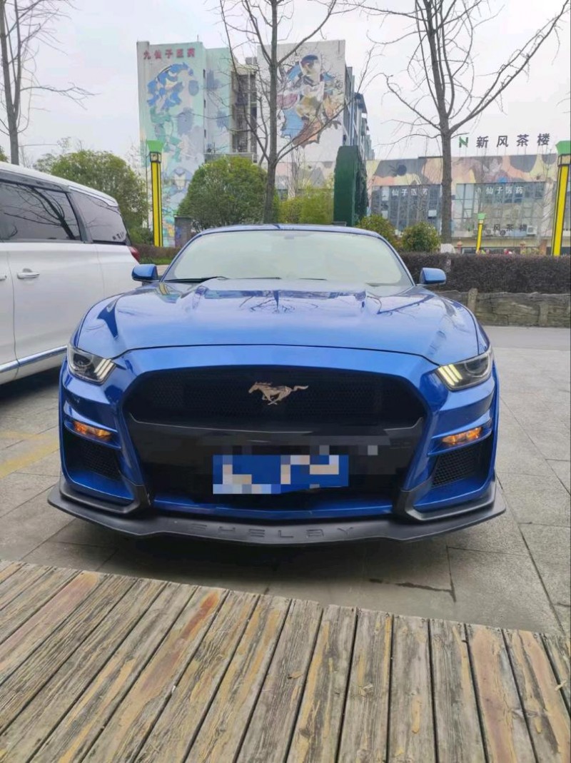 重庆17年福特野马1