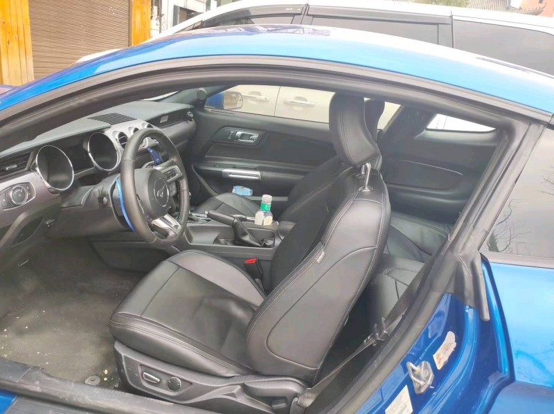 重庆17年福特野马5