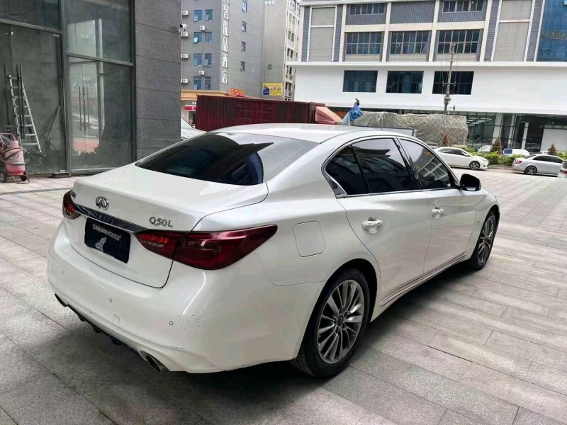 中山20年英菲尼迪Q50L5