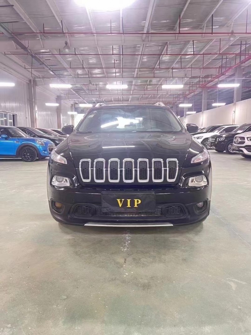 徐州17年Jeep自由光1