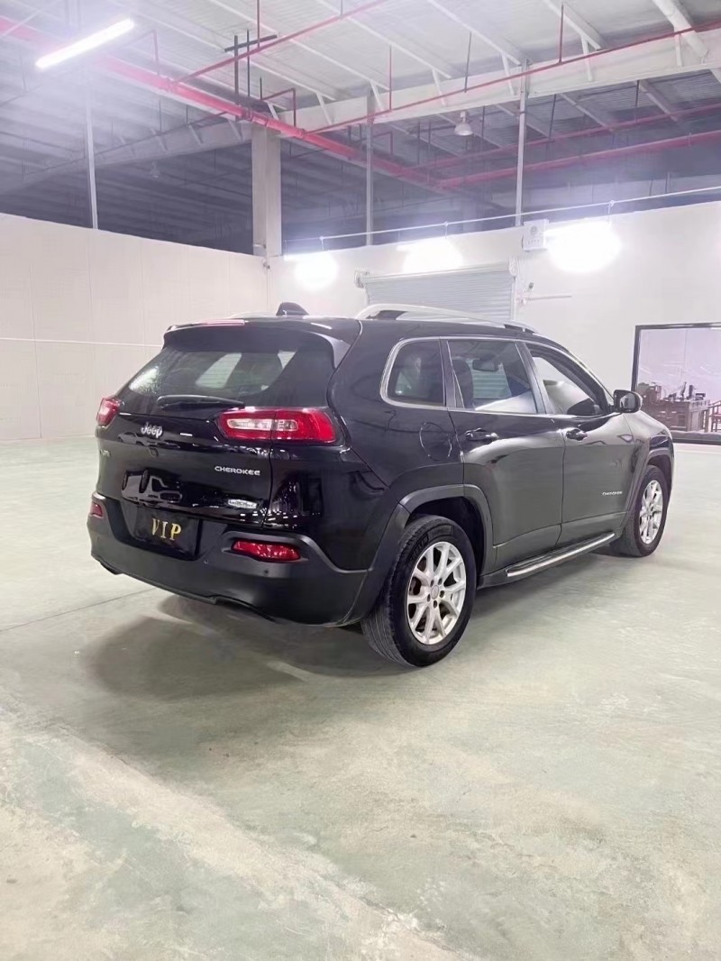 徐州17年Jeep自由光5