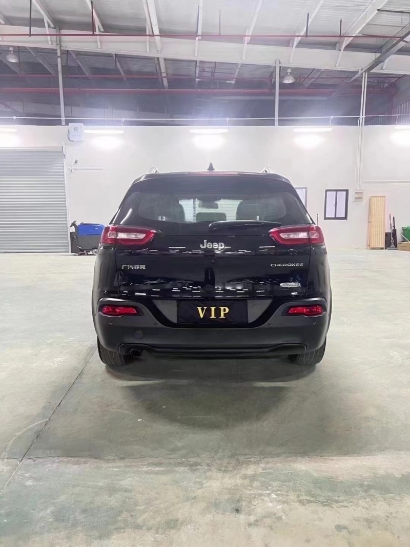 徐州17年Jeep自由光9