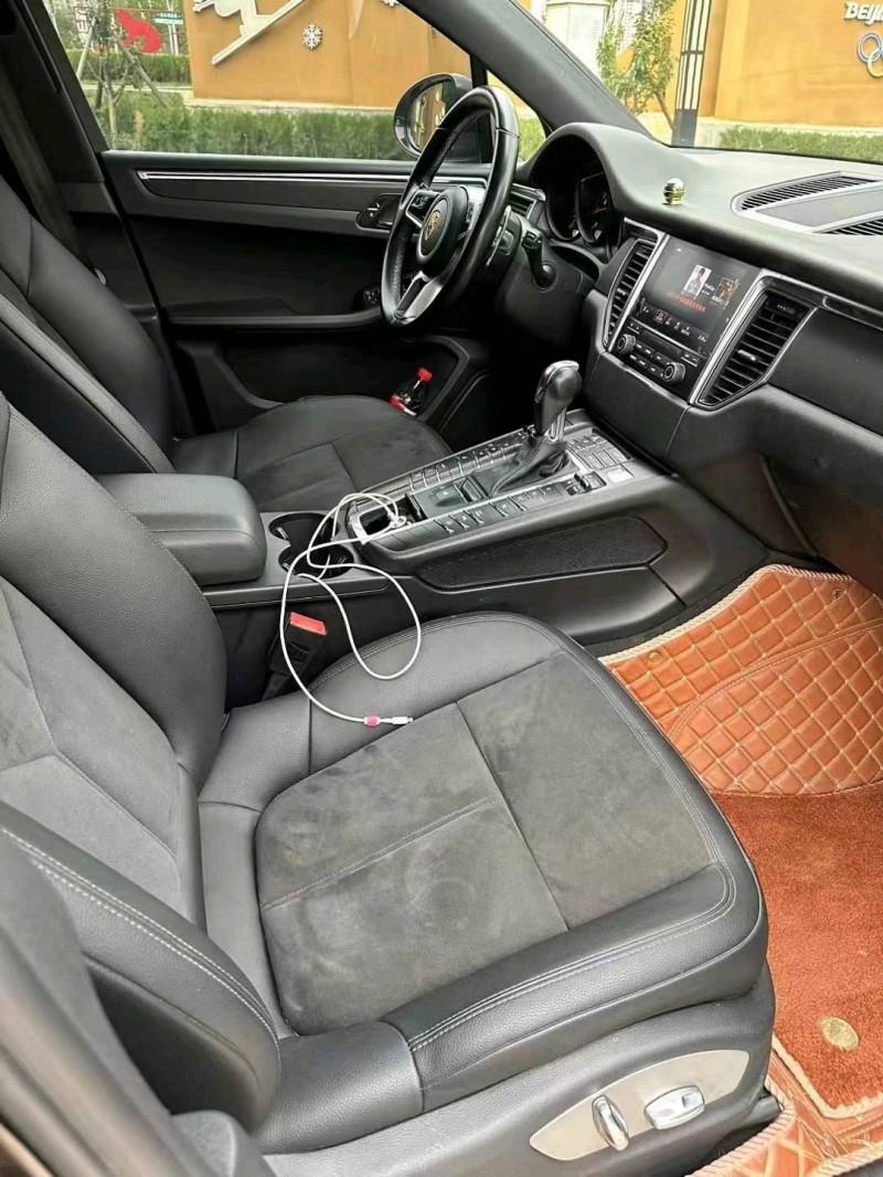 邯郸16年保时捷Macan5