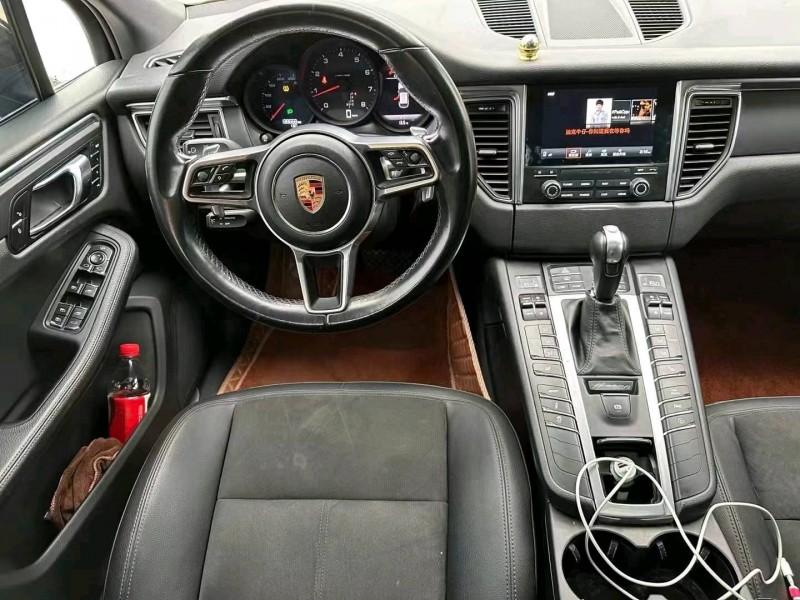 邯郸16年保时捷Macan6