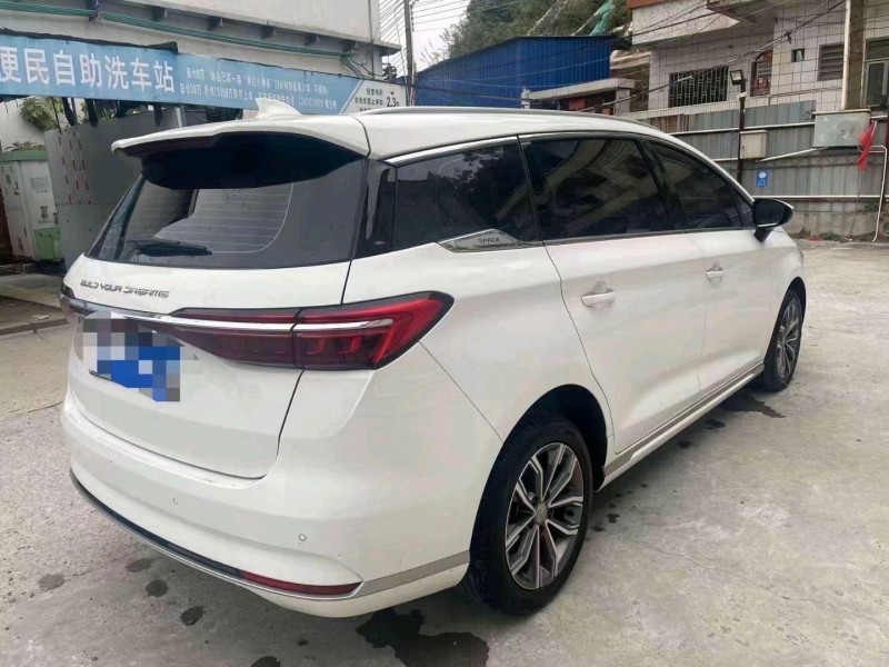 汕头21年比亚迪宋MAX7