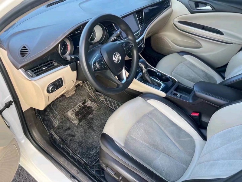 枣庄17年别克威朗8