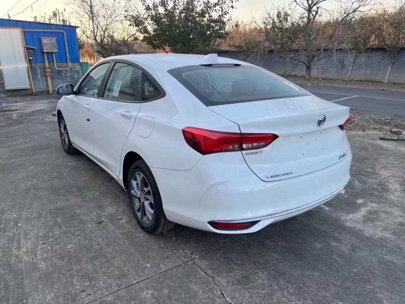 枣庄23年别克威朗8