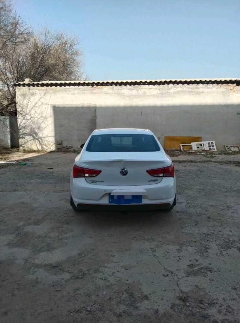 保定19年别克威朗2