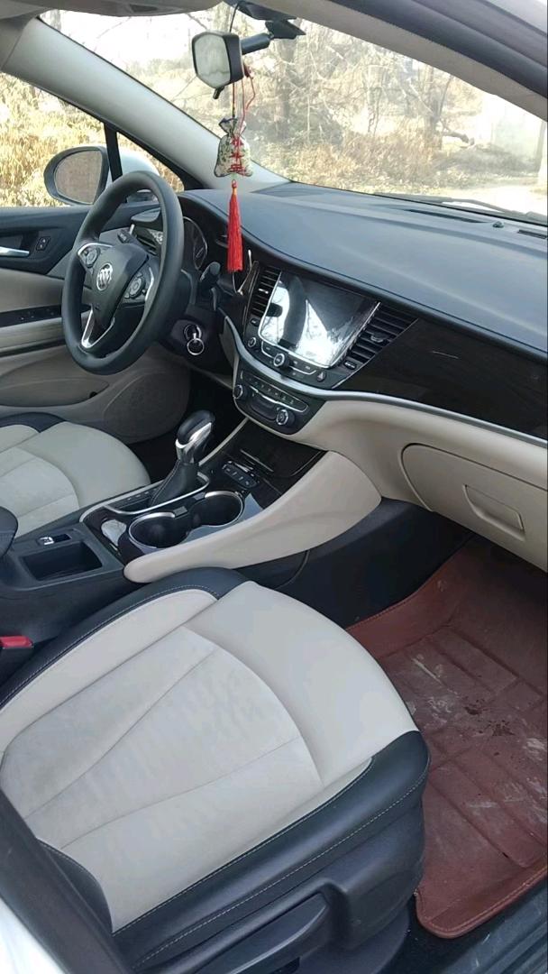 保定19年别克威朗5