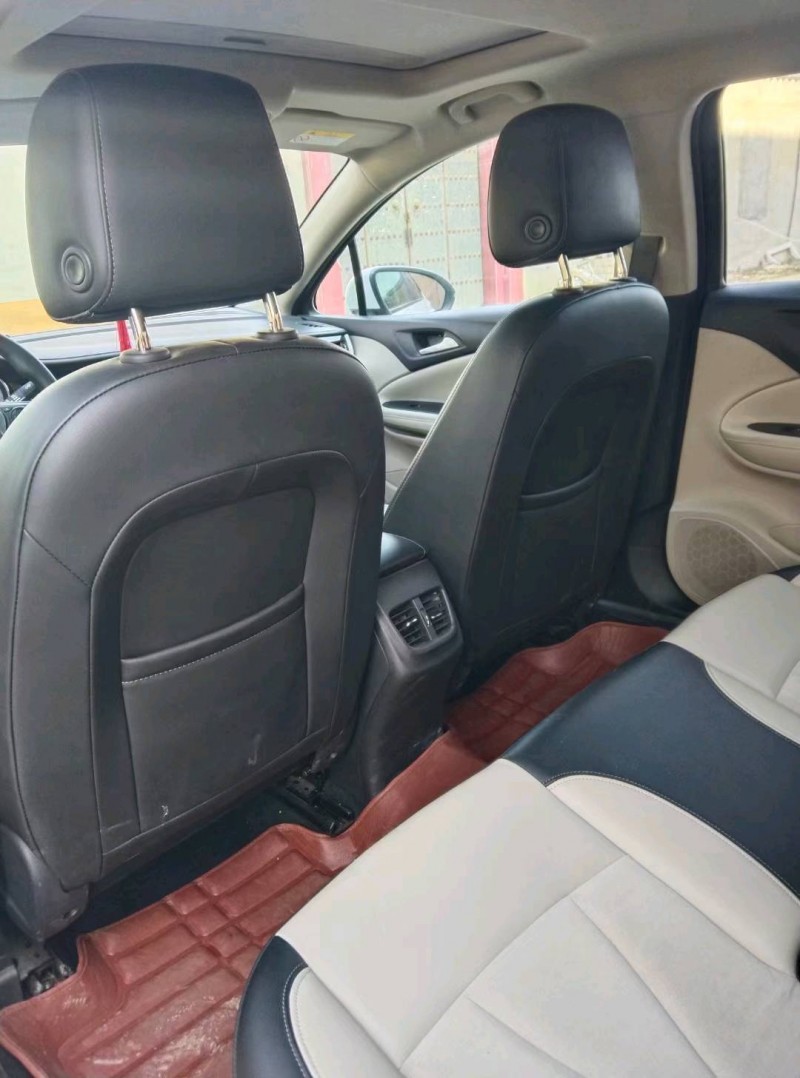 保定19年别克威朗6