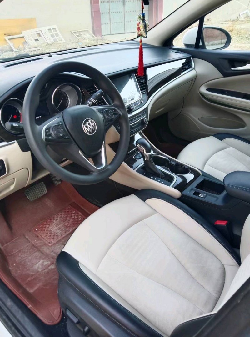 保定19年别克威朗7