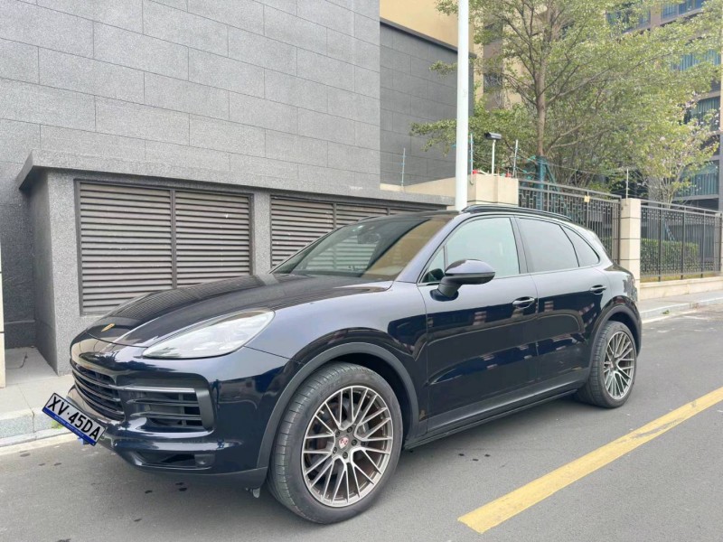 广州22年保时捷卡宴2