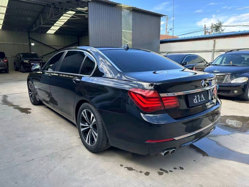 北京13年宝马7系8