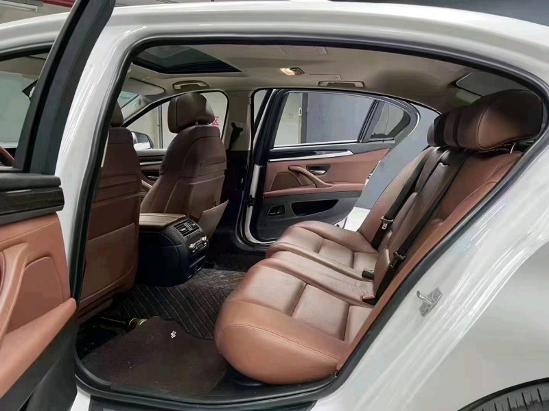 成都15年宝马5系6