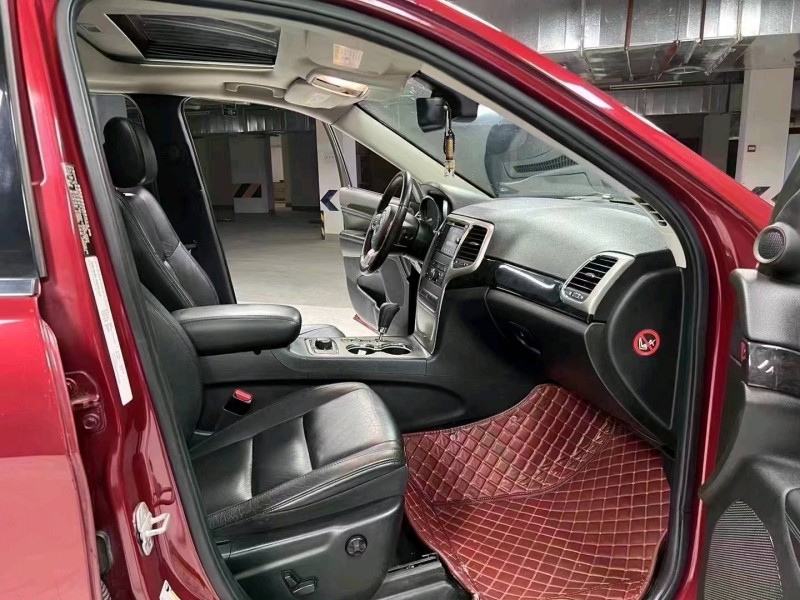 成都12年Jeep大切诺基4