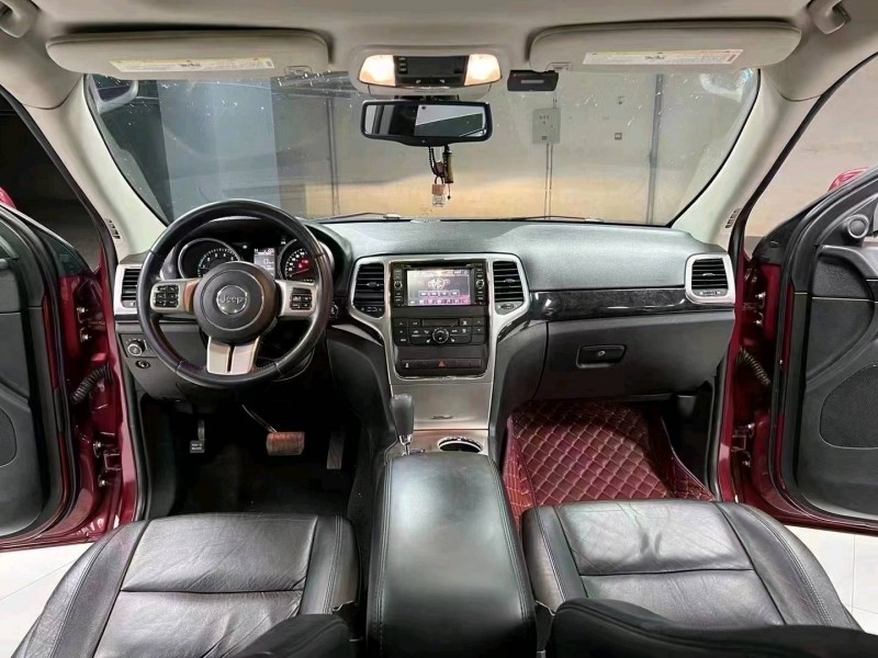 成都12年Jeep大切诺基5