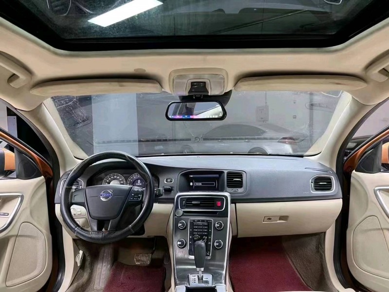 成都12年沃尔沃S60L6