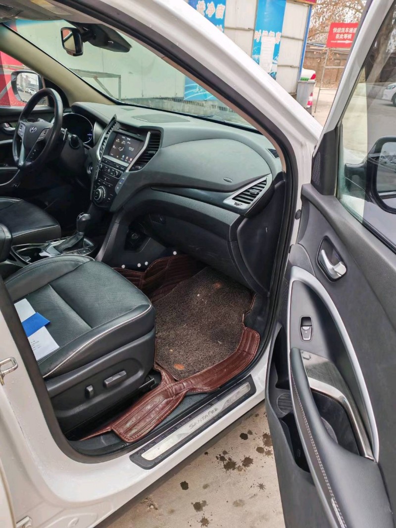 保定17年现代新胜达5