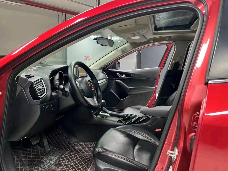 成都16年马自达昂克赛拉4