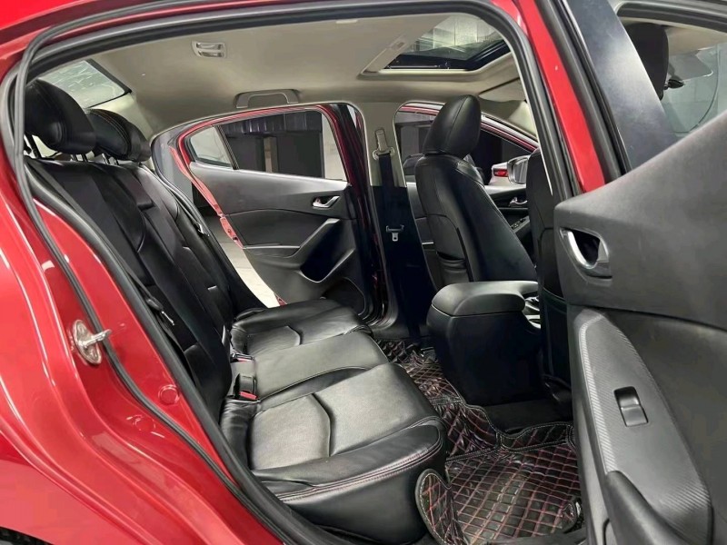 成都16年马自达昂克赛拉5