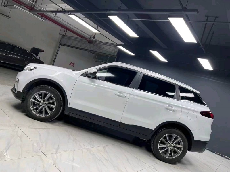 成都21年吉利博越4