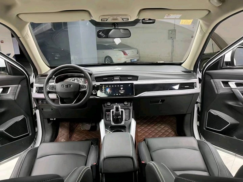 成都21年吉利博越5