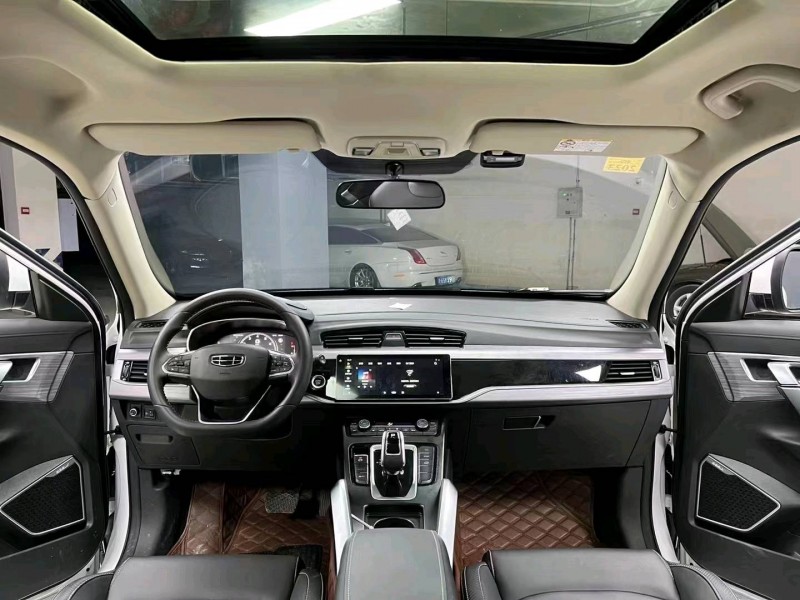 成都21年吉利博越8