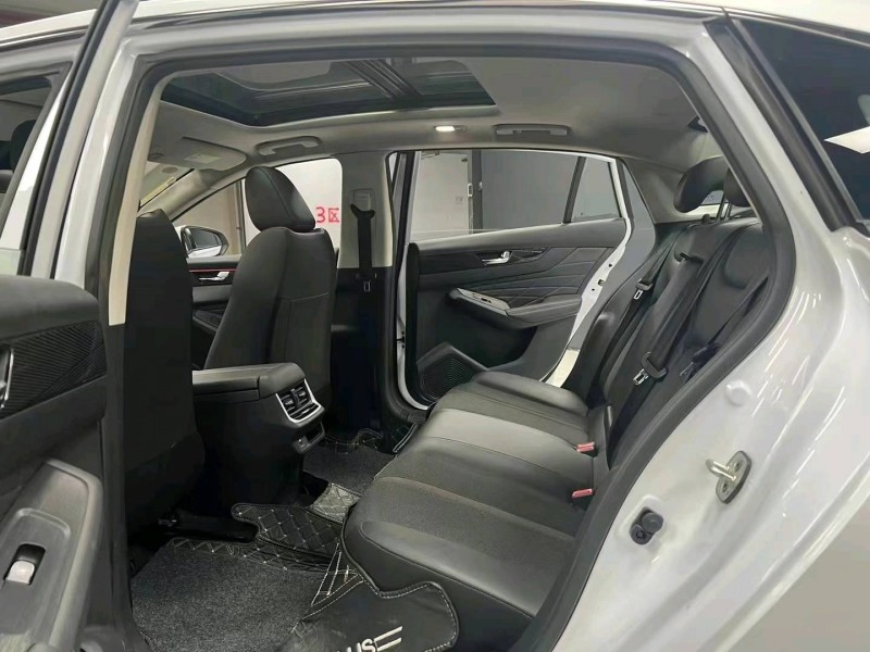 成都22年东风奕炫7