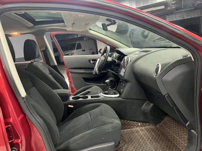 成都15年日产逍客4