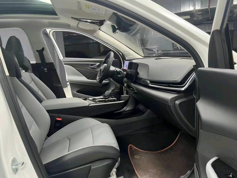 成都23年北汽制造魔方4