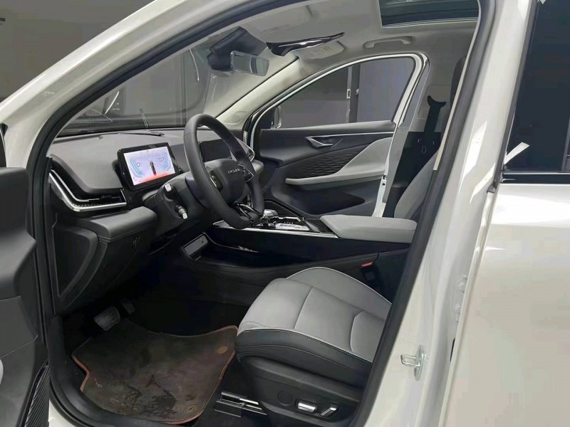 成都23年北汽制造魔方5